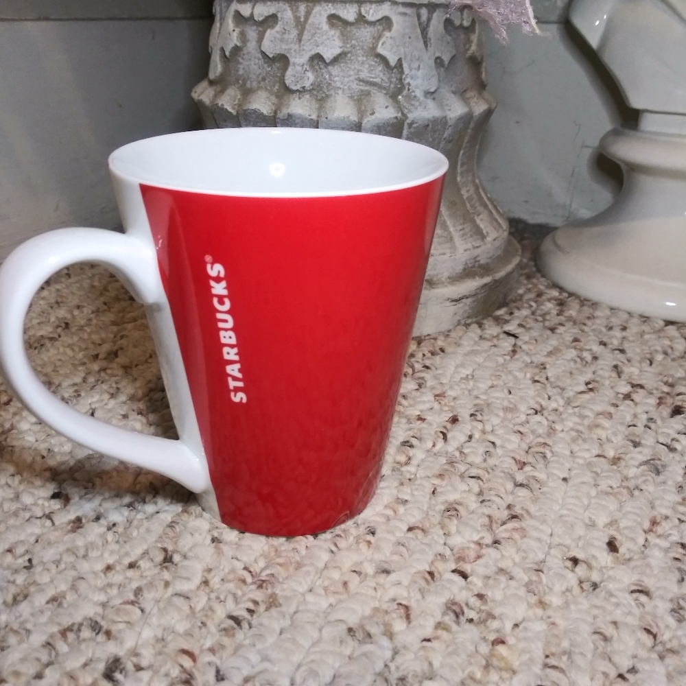 3/$18 Starbucks 2014 Red & White Valentine's Day Heart Mug - Picture 3 of 8